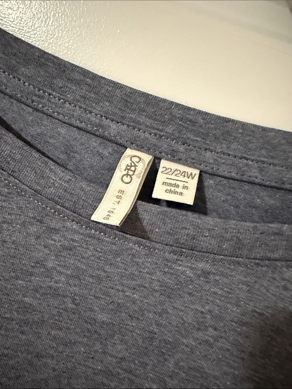 Women's Navy Graphic Heart Flag Tee - Casual Pullover - Picture 2 of 3